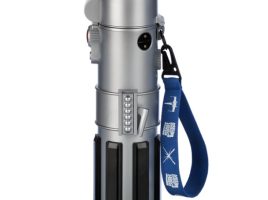LIGHTSABER Light-Up and Sound Water Bottle – Star Wars now available