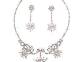Elsa Accessory Set – Frozen now available