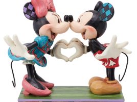 Mickey and Minnie Mouse ”A Sign of Love” Figure by Jim Shore is now out for purchase