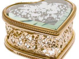 Mickey and Minnie Mouse Glass Jewelry Box by Arribas – Personalized has hit the shelves