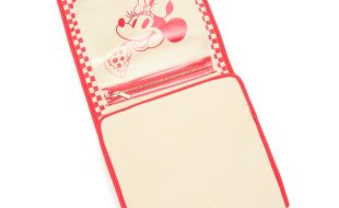 Minnie Mouse Jewelry Roll – Exclusive has hit the shelves for purchase