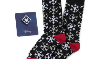 Mickey Mouse Icon Snowflake Socks and Lapel Pin Gift Set – Get It Here