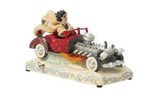 Cruella De Vil ”Driving De Vil-ishly” Musical Figure by Jim Shore – 101 Dalmatians was released today