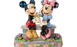 Mickey and Minnie Mouse ”A Blooming Romance” Figure by Jim Shore is now out