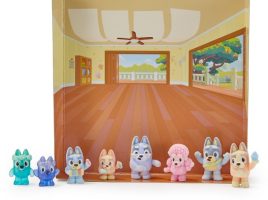 Bluey Fuzzies Deluxe Figure Pack now out