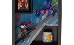 Spider-Man vs. Spider-Man 2099 FANDROP Figure Set – Spider-Man Across the Spider-Verse is now available for purchase
