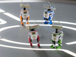 BDX Droid Factory Figure Set – Star Wars The Mandalorian and Grogu is now out