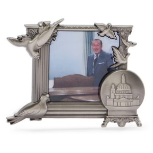 Walt Disney Feed the Birds Pin - Walt's Magical Moments - Limited Edition