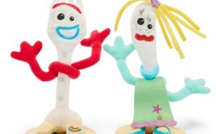 Forky and Karen Beverly Magnetic Shoulder Plush Set – Toy Story 5 – Mini 7” is now out