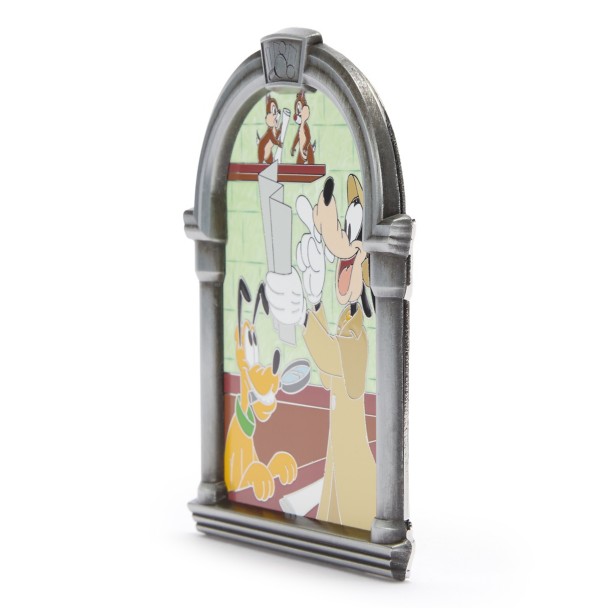 Goofy and Friends - Disney Daring Detectives Jumbo Pin - Limited Edition