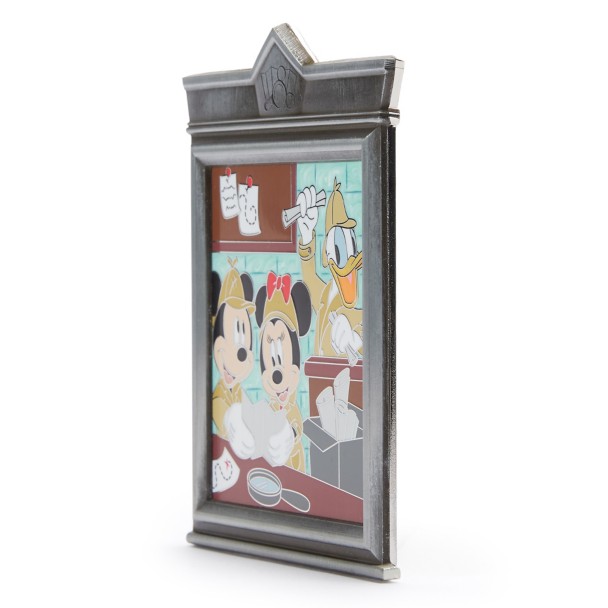 Mickey Mouse and Friends - Disney Daring Detectives Jumbo Pin - Limited Edition