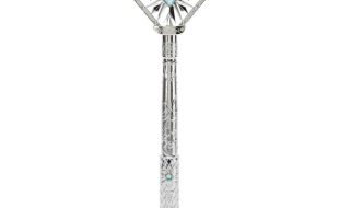 Elsa Light-Up and Sound Wand – Frozen is now out