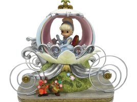 Cinderella Coach ”An Enchanted Evening Awaits” Light-Up Musical Figure by Precious Moments is now out