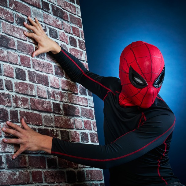 Spider-Man Electronic Expressive Mask by Hasbro - Spider-Man Homecoming - Marvel Legends Series