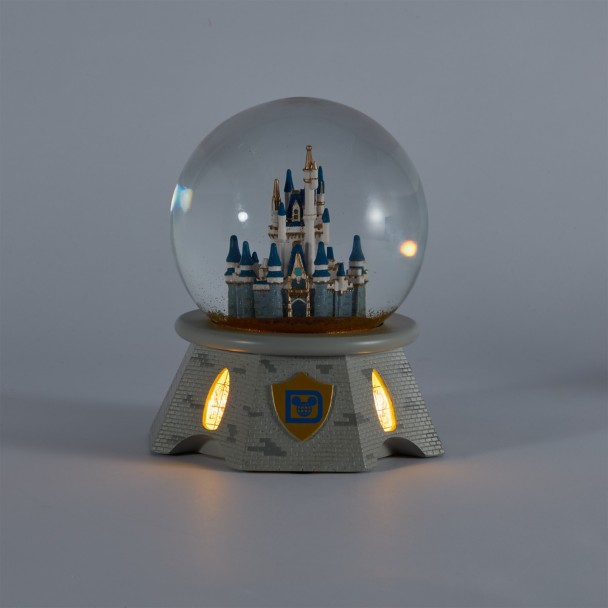 Cinderella Castle Light-Up Snow Globe - Walt Disney World