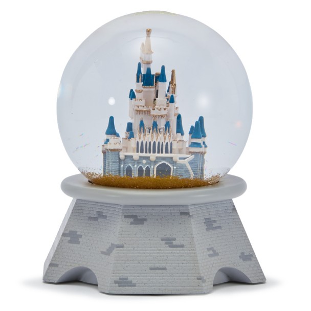 Cinderella Castle Light-Up Snow Globe - Walt Disney World
