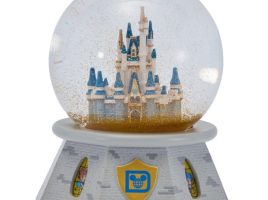 Cinderella Castle Light-Up Snow Globe – Walt Disney World