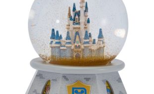 Cinderella Castle Light-Up Snow Globe – Walt Disney World