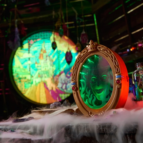Magic Mirror Interactive Toy - Snow White and the Seven Dwarfs