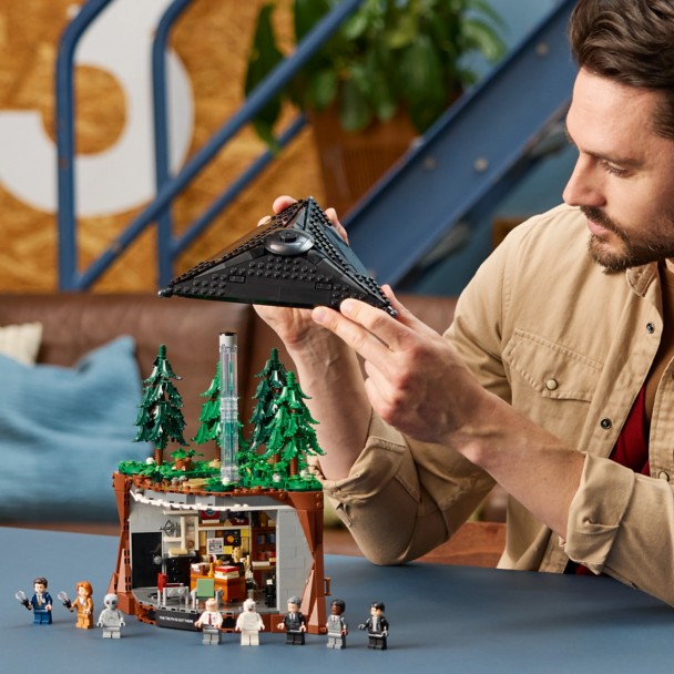 LEGO® Ideas The X-Files The Truth Is Out There 21369