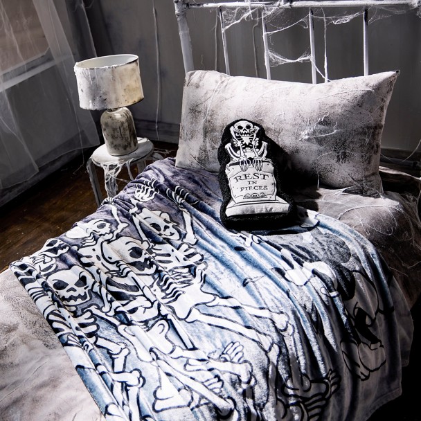 Mickey Mouse Throw Blanket - The Haunted House