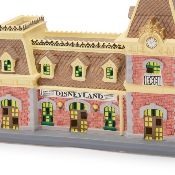 Disneyland Railroad Station Light Up Figure - Disney Signature Collectibles Small Kingdom - D23 The Ultimate Disney Fan Event