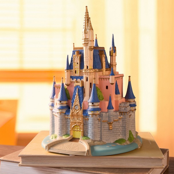 Cinderella Castle Light Up Figure - Walt Disney World - Disney Signature Collectibles Small Kingdom - D23 The Ultimate Disney Fan Event