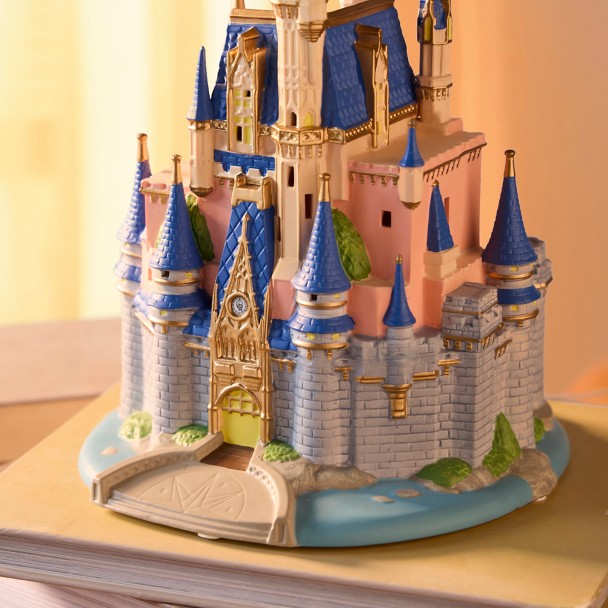 Cinderella Castle Light Up Figure - Walt Disney World - Disney Signature Collectibles Small Kingdom - D23 The Ultimate Disney Fan Event