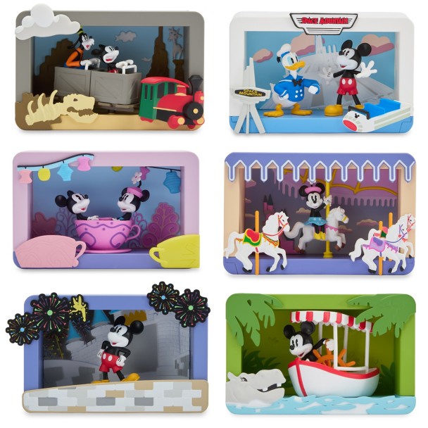 Mickey Mouse and Friends Disney Parks Diorama Mystery Figure Mickey Mouse and Friends Disney Parks Diorama Mystery Figure