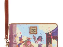 The Hunchback of Notre Dame 30th Anniversary Dooney & Bourke Wristlet Wallet – D23 The Ultimate Disney Fan Event