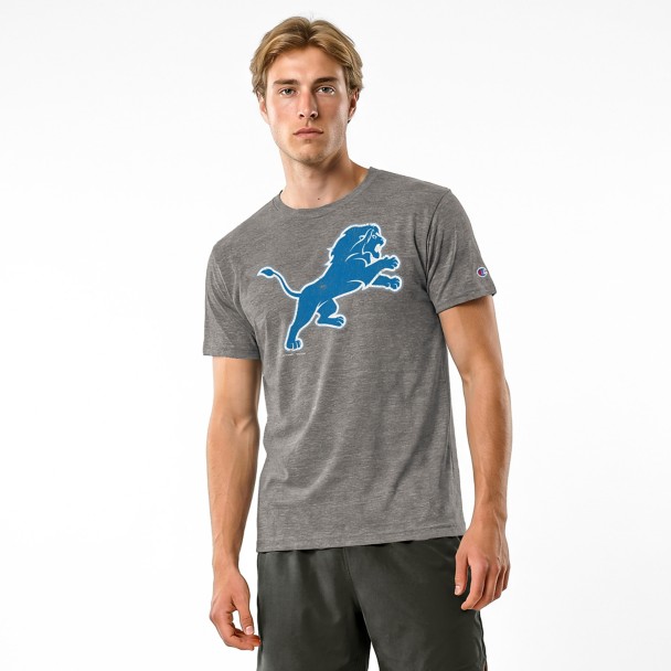 Simba - Detroit Lions T-shirt for Adults - Disney  Champion NFL