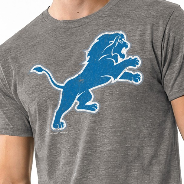 Simba - Detroit Lions T-shirt for Adults - Disney  Champion NFL