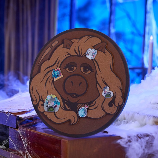 Miss Piggy Pin Collector's Cork Board with Statler & Waldorf Pin - Muppets Haunted Mansion - Limited Release